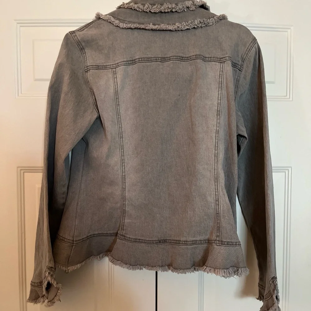 DG2 By Diane Gilman Gray Flower Denim Jacket - Picture 11 of 11